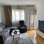 Апартаменти In Point *
