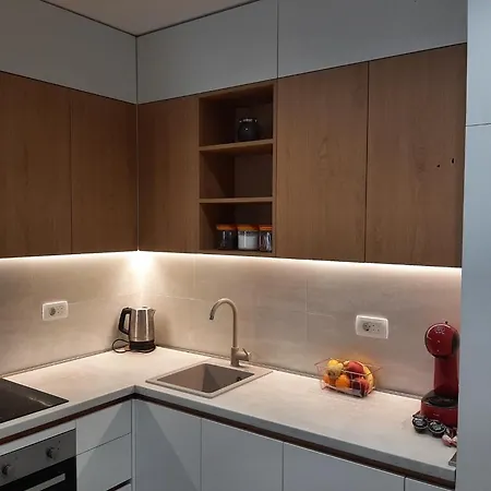 In Point Apartment