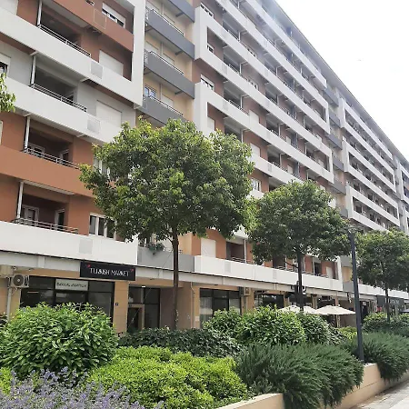 In Point Apartment *